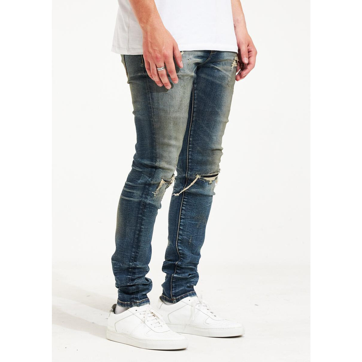 Fashionable Embellish Shade Indigo Rinse Denim Jeans (EMBSP222-118) for men with a slim fit