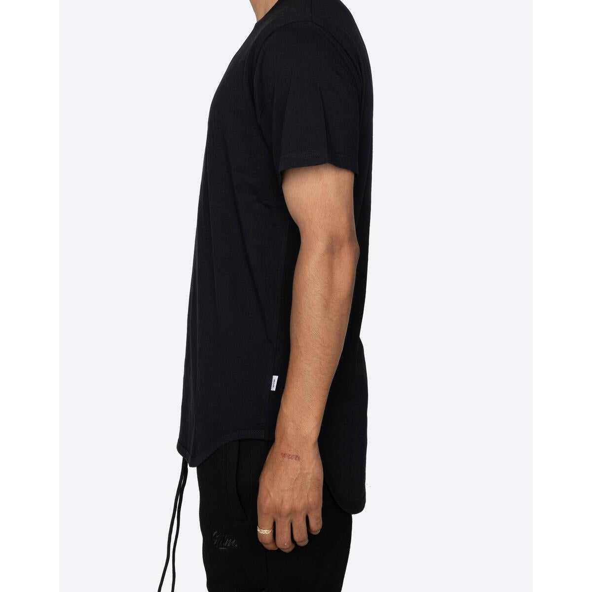 EPTM OG Long Tee - Black (EP5062) close-up of black tee fabric texture and tag detail
