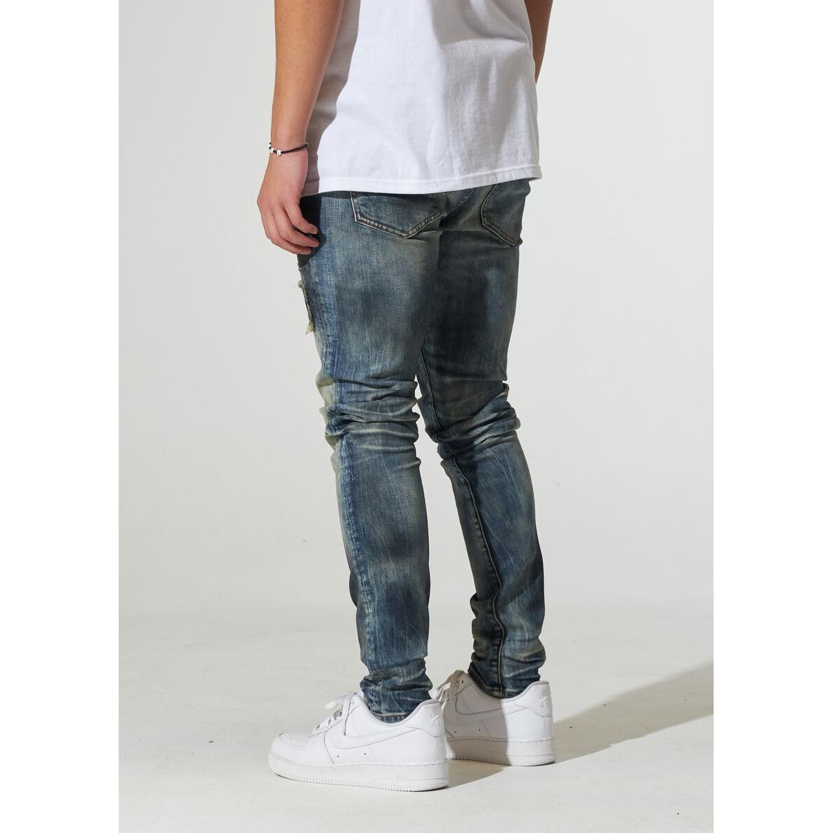 Stylish and versatile CRYSPF123-18 jeans for a modern and trendy look