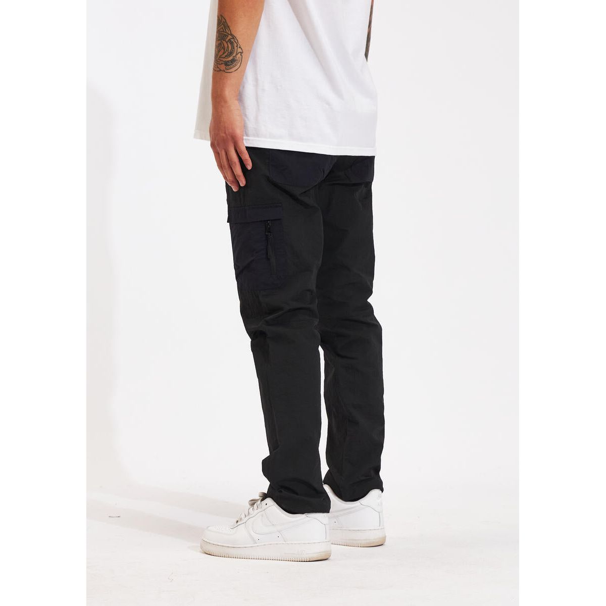 Trendy CryspHOL23-07 cargo jeans designed for maximum style and functionality