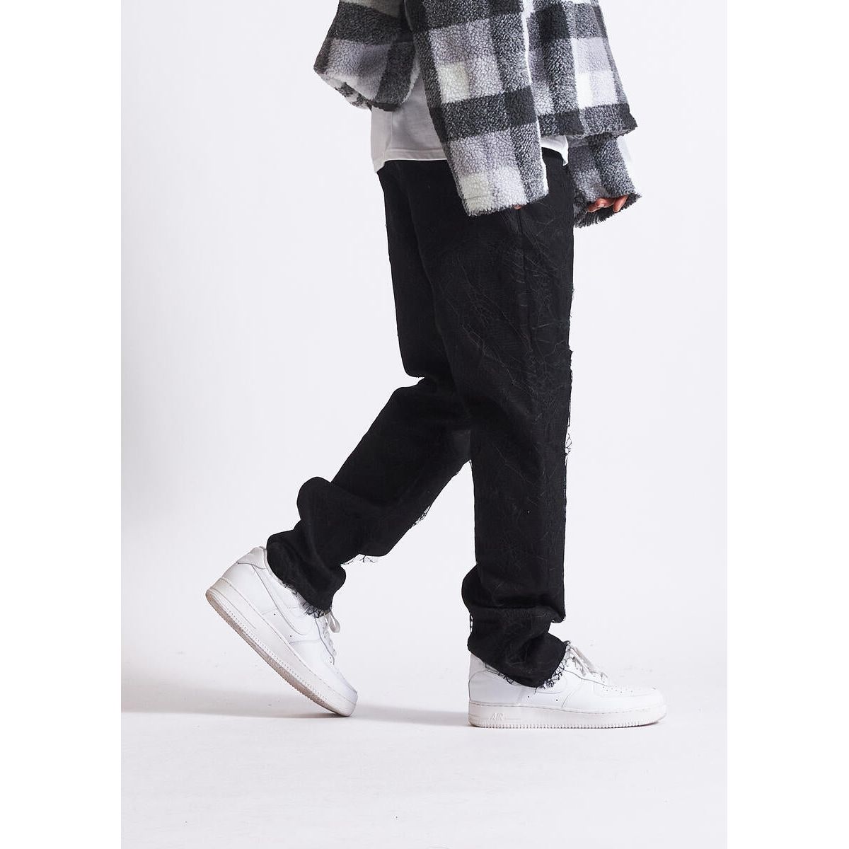 EMBHOL23-040 denim jeans with a classic 5-pocket design and button fly closure