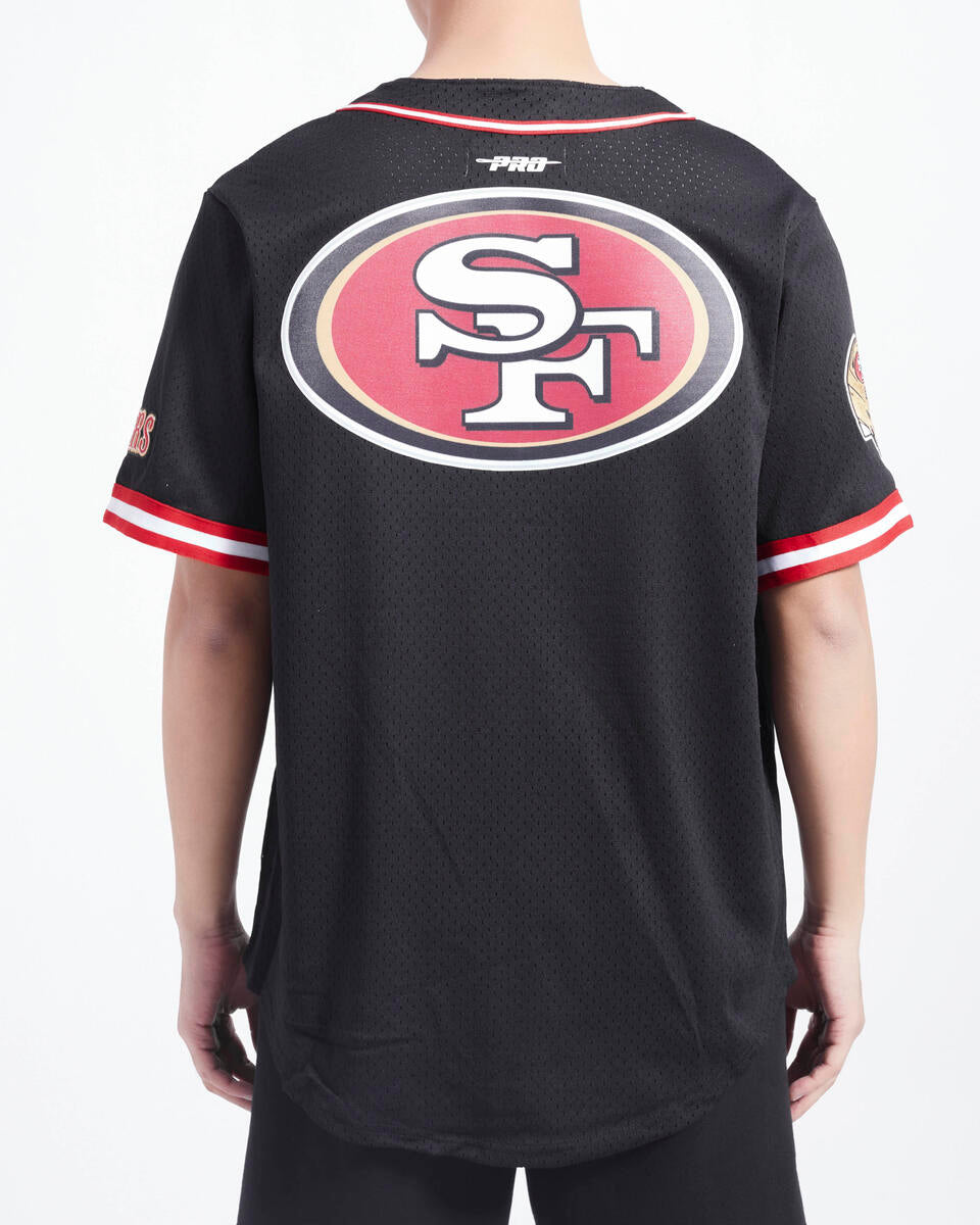 Close-up of the black and red mesh fabric of the Pro Standard San Francisco 49ers Script Tail Jersey