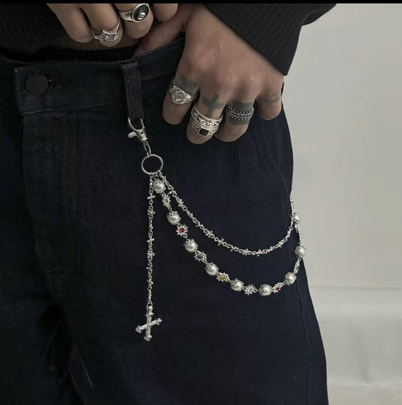 A white waist chain decorated with sparkling rhinestones, style 01728 for fashionable accessories