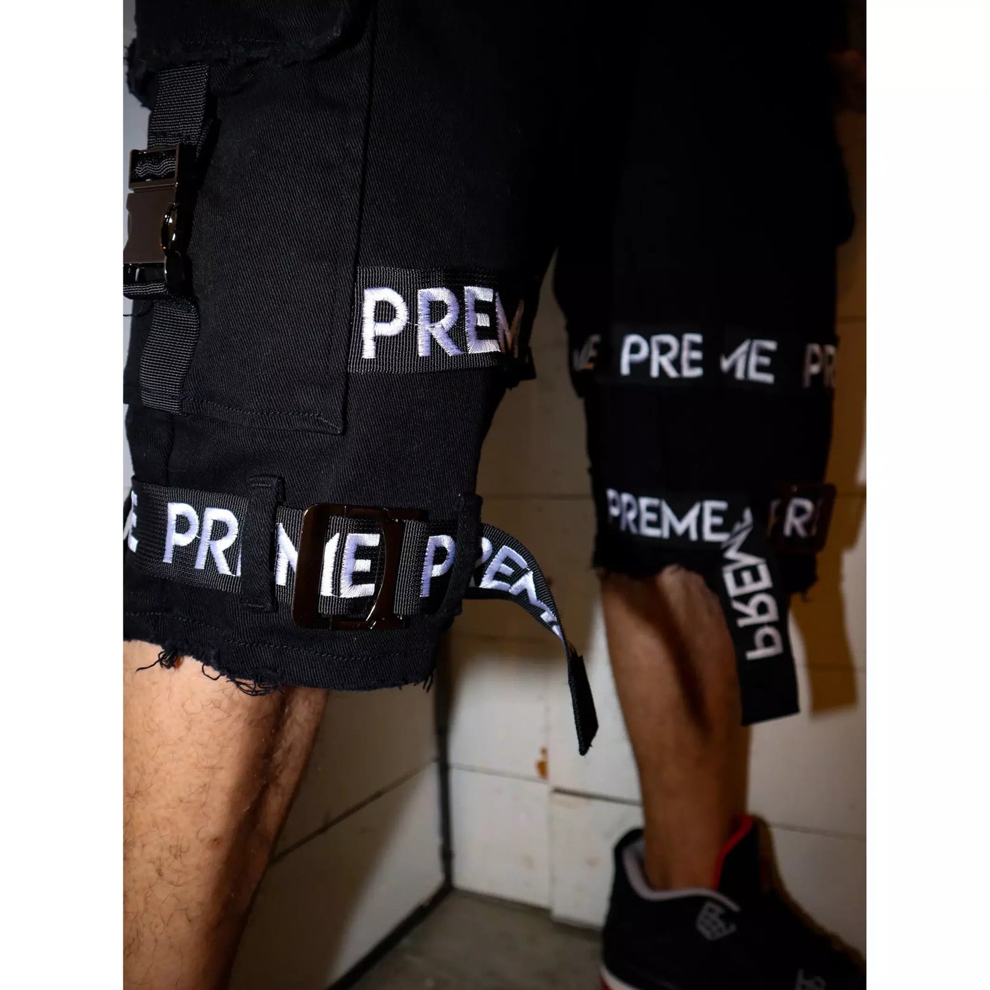 Comfortable and stylish cargo shorts for urban fashion enthusiasts