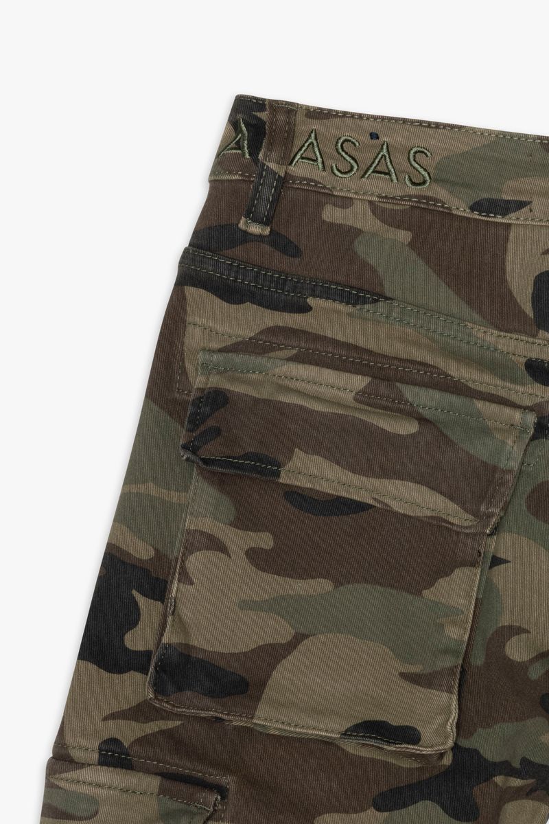 Front perspective highlighting the stitching, fit, and camouflage pattern of Valabasas Commander 30 denim jeans