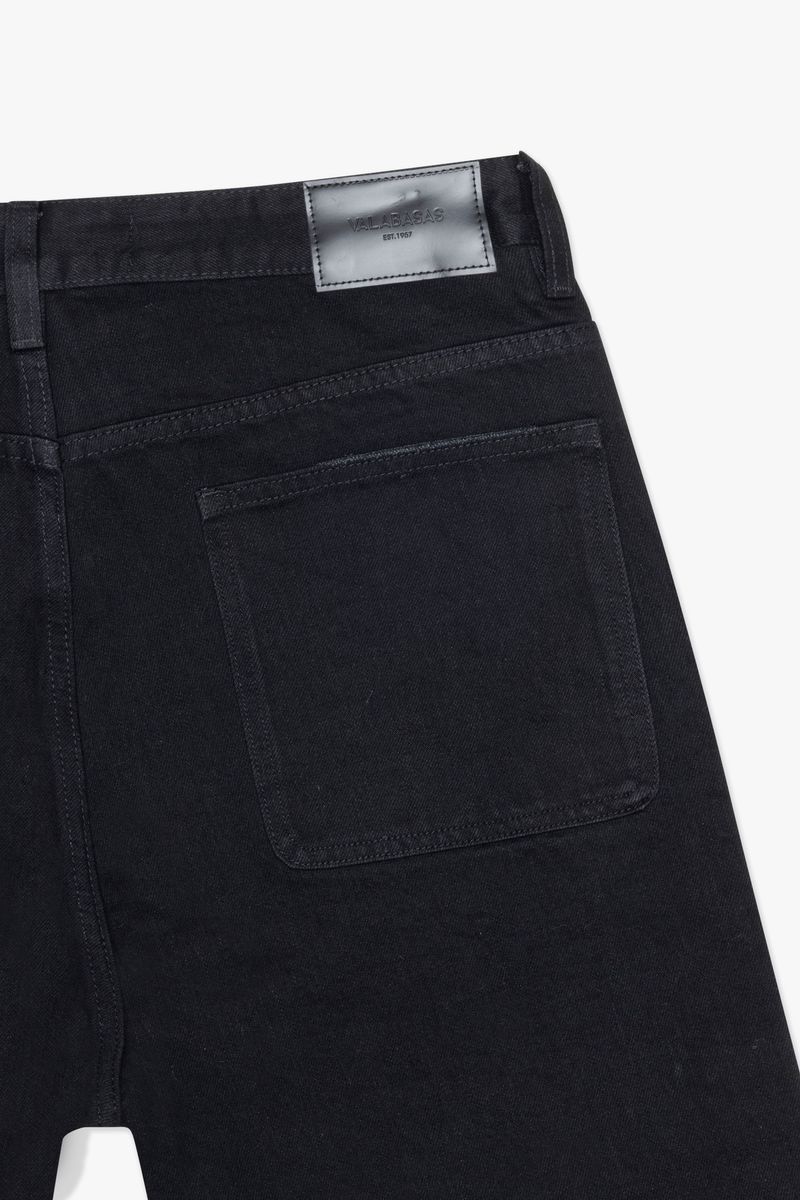 Black denim shorts named Valabasas Mr Shorts featuring a stylish, comfortable fit perfect for casual summer wear