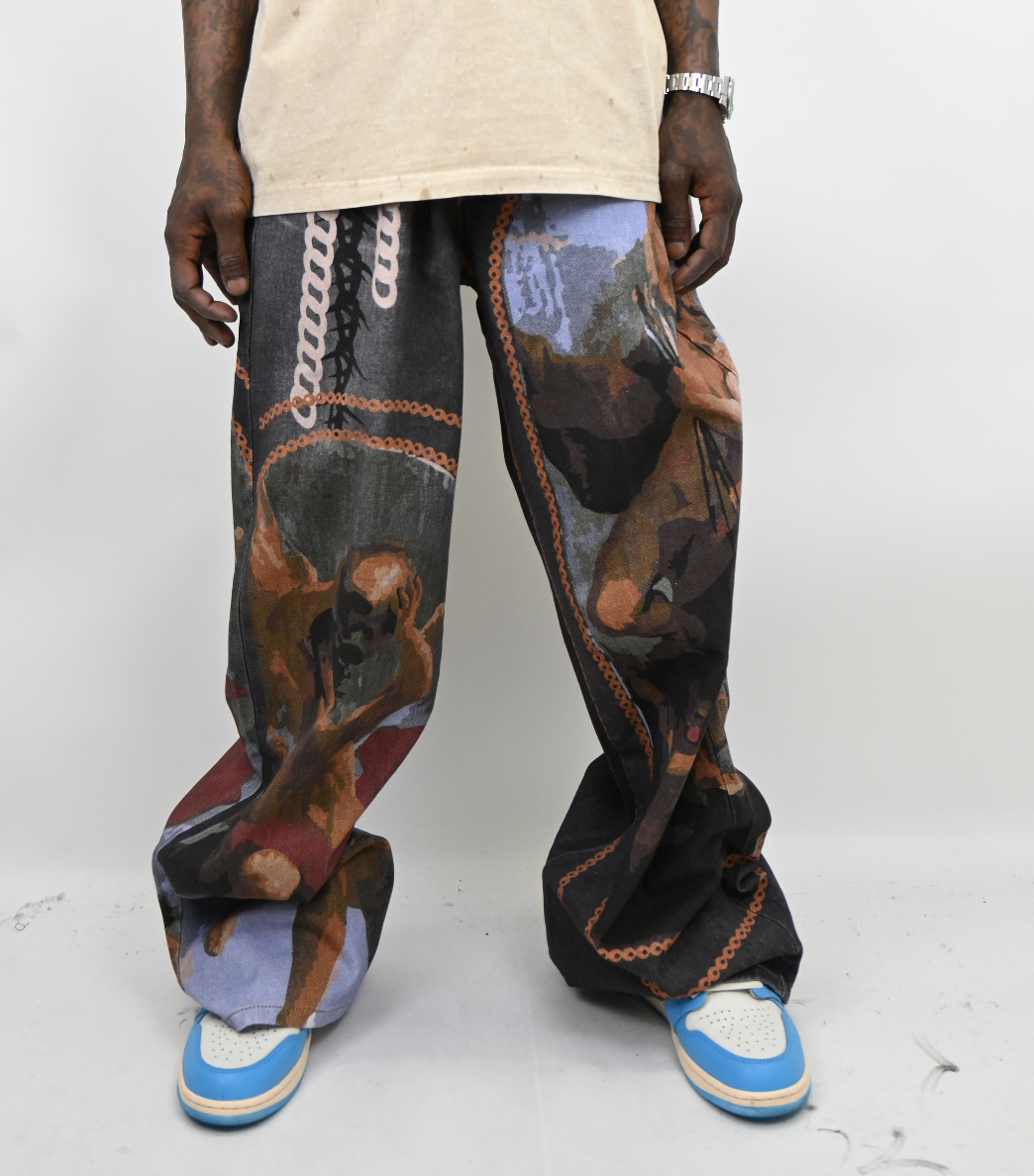 Digital print black baggy jeans from Amor Jeans with a 32-inch length and stylish design