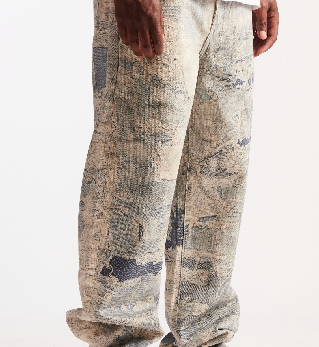High-quality EMBSP25-118 denim jeans with a comfortable and durable fabric blend