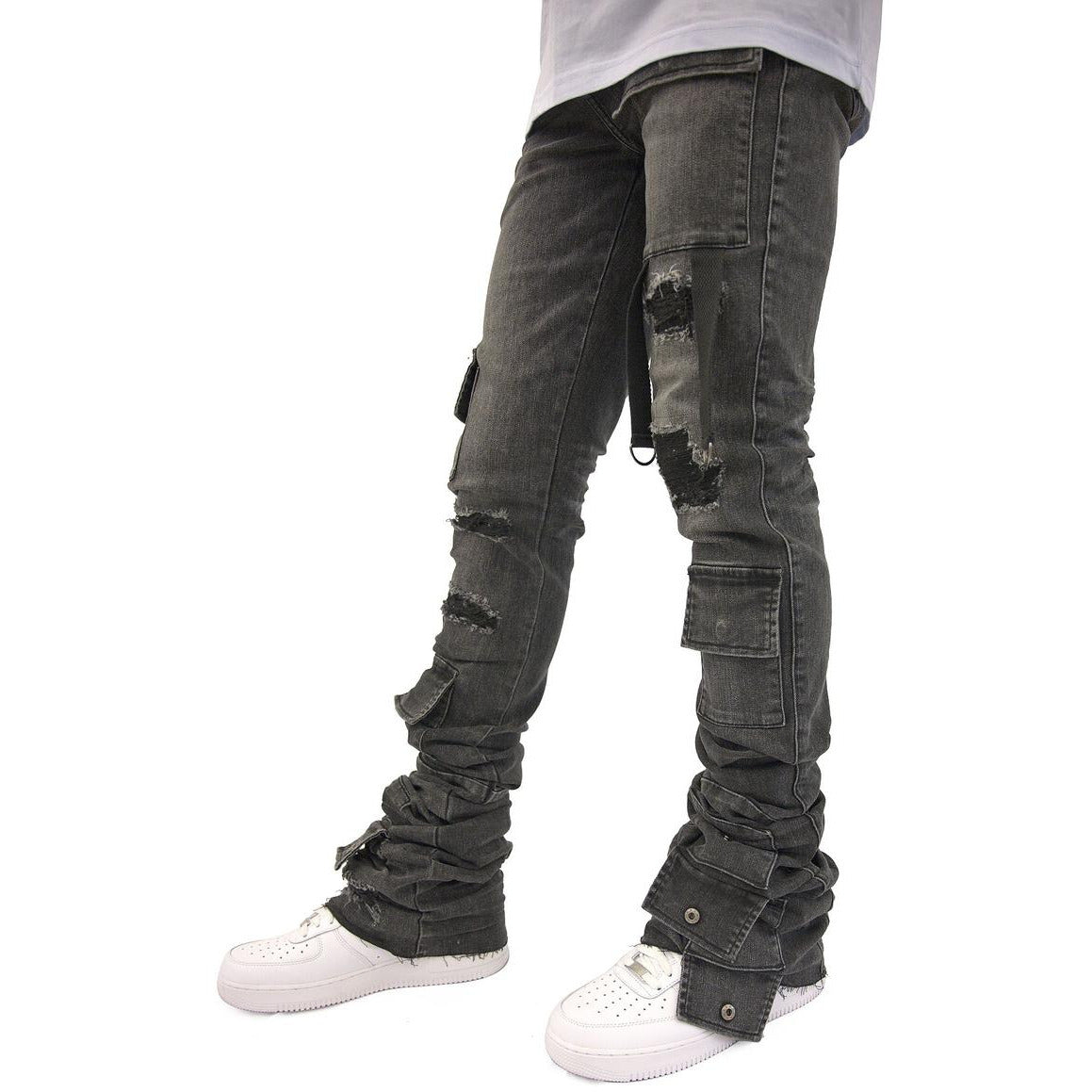 Front view of Si Tu Veux Black Wash Gunna Super-Stacked Jeans featuring a super-stacked silhouette and a unique black wash color for a stylish and trendy appearance