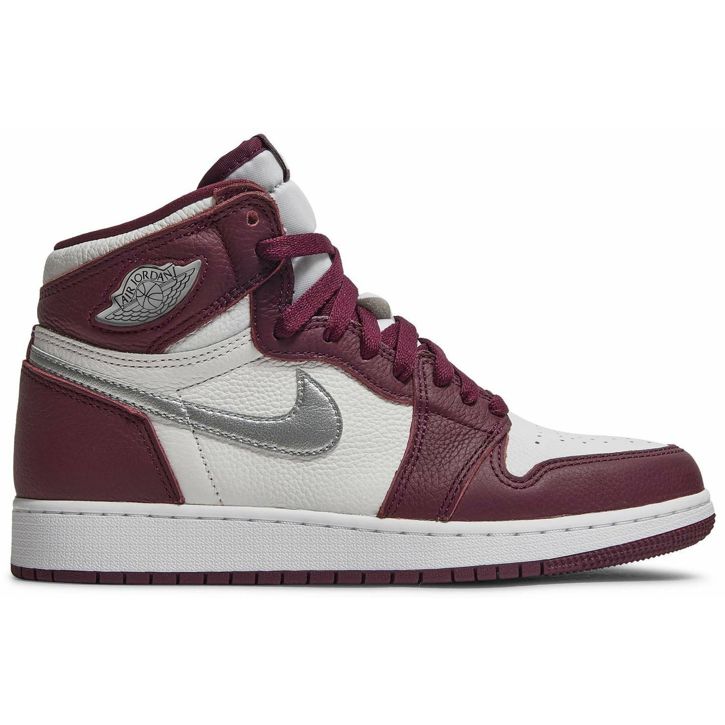 Jordan 1 Retro High OG - Bordeaux (GS) - Stylish and iconic sneakers with rich burgundy and white colorway for youth