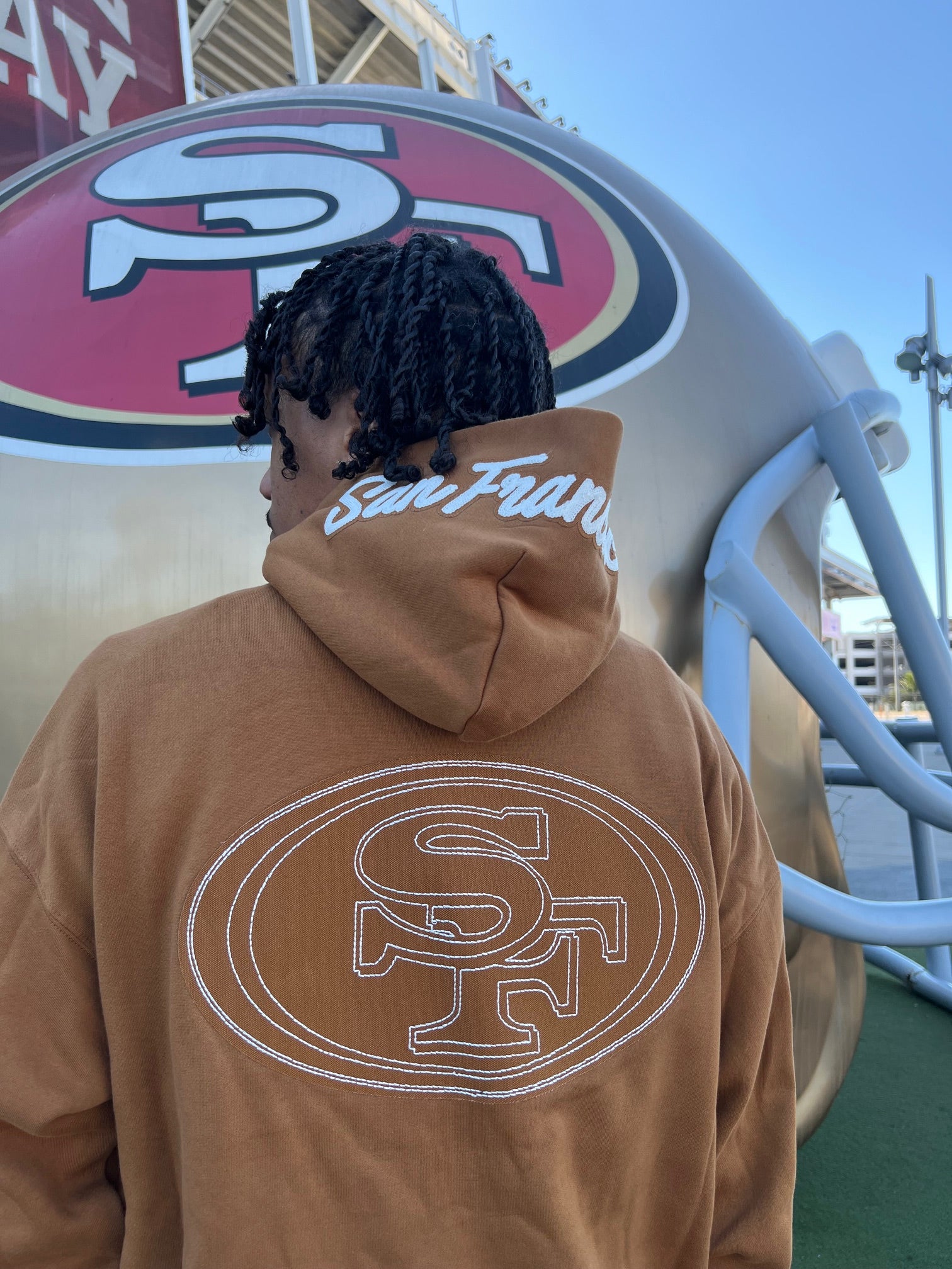 Pro Standard San Francisco 49ers Drop Shoulder Hoodie - Clay Brown (FS45410398-CBR)