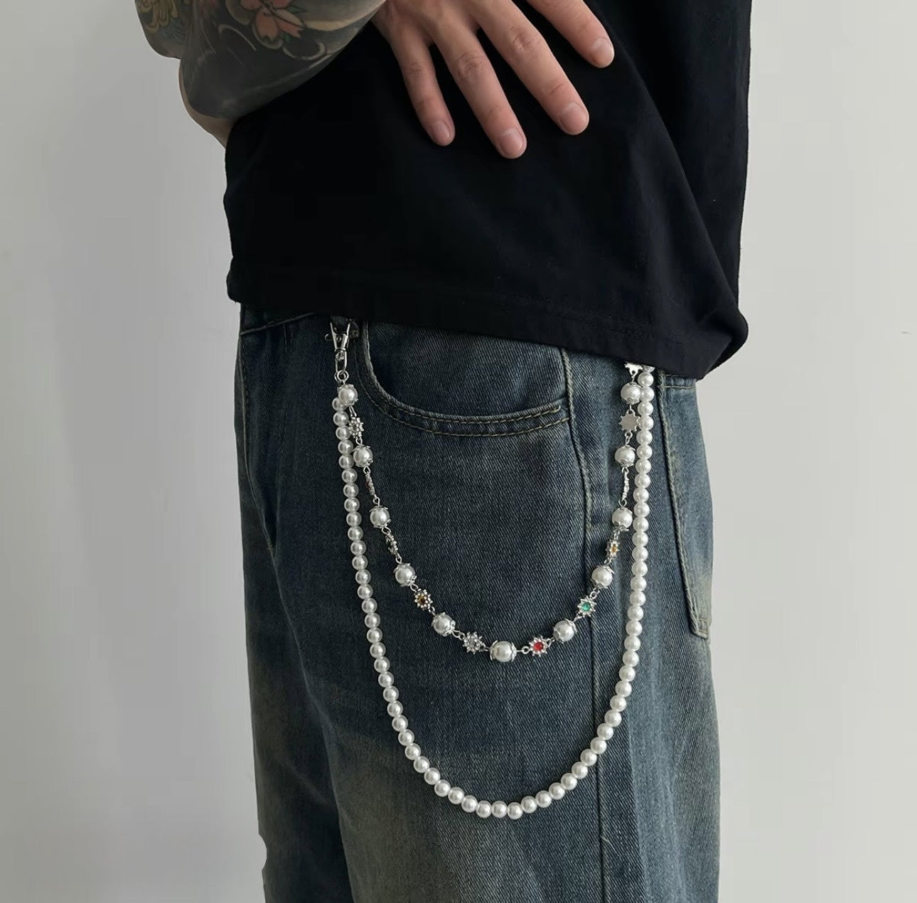 Elegant white waist chain adorned with sparkling rhinestones, style 01677, perfect for stylish accessories