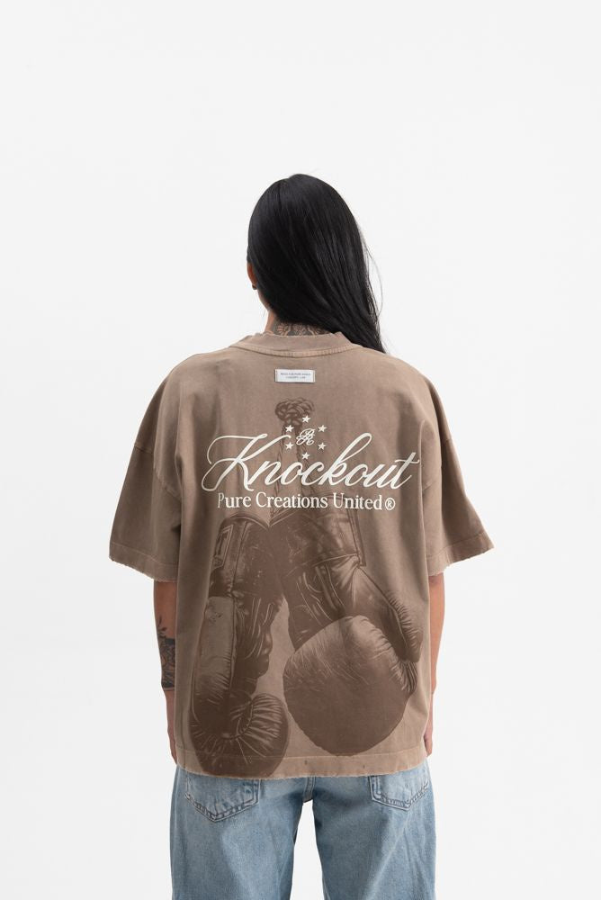 PURE Knockout Gloves Brown Tee in a relaxed oversized fit, 100% cotton fabric