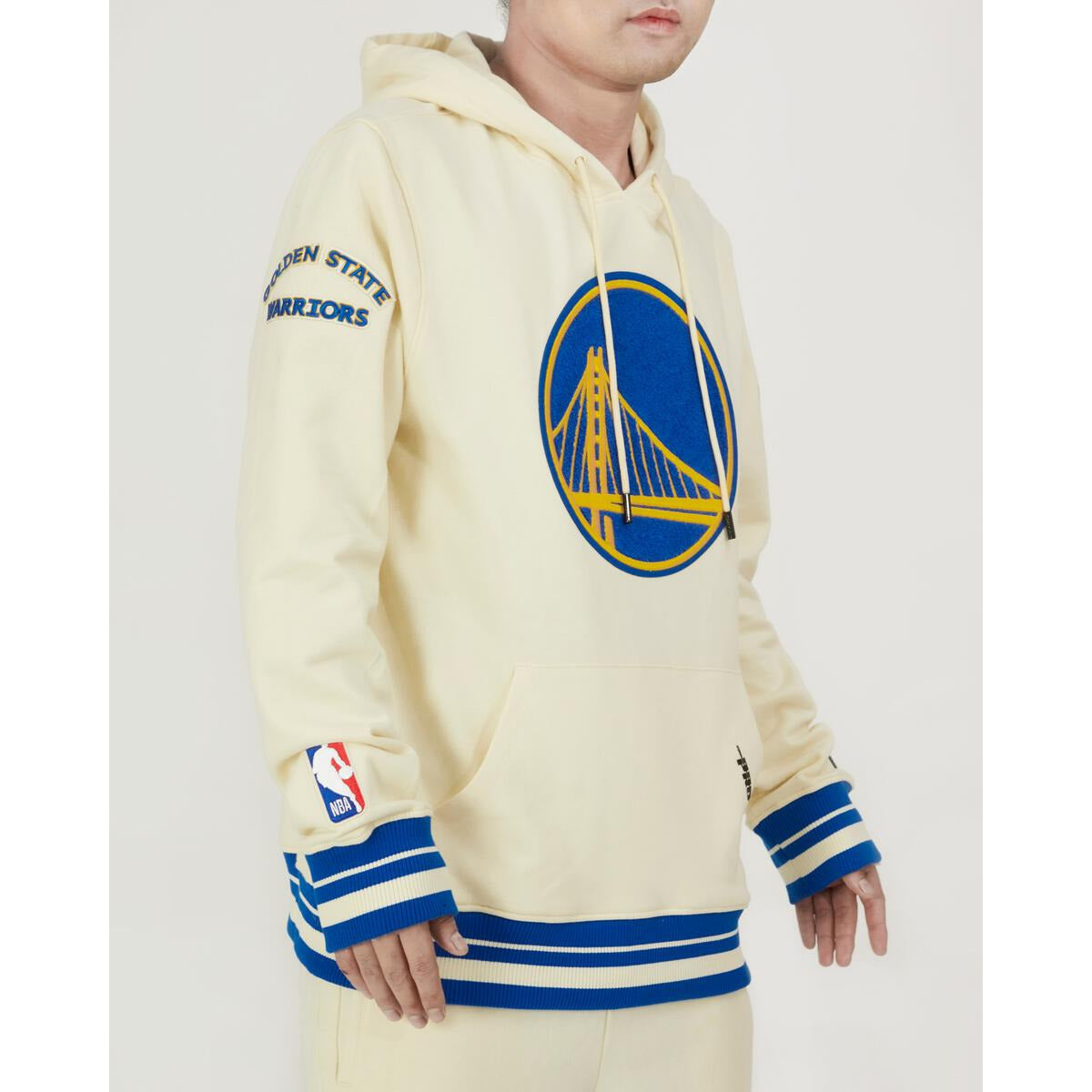 Close-up of the Pro Standard Golden State Warriors Retro Classic Hoodie material, showcasing the high-quality fabric and stitching