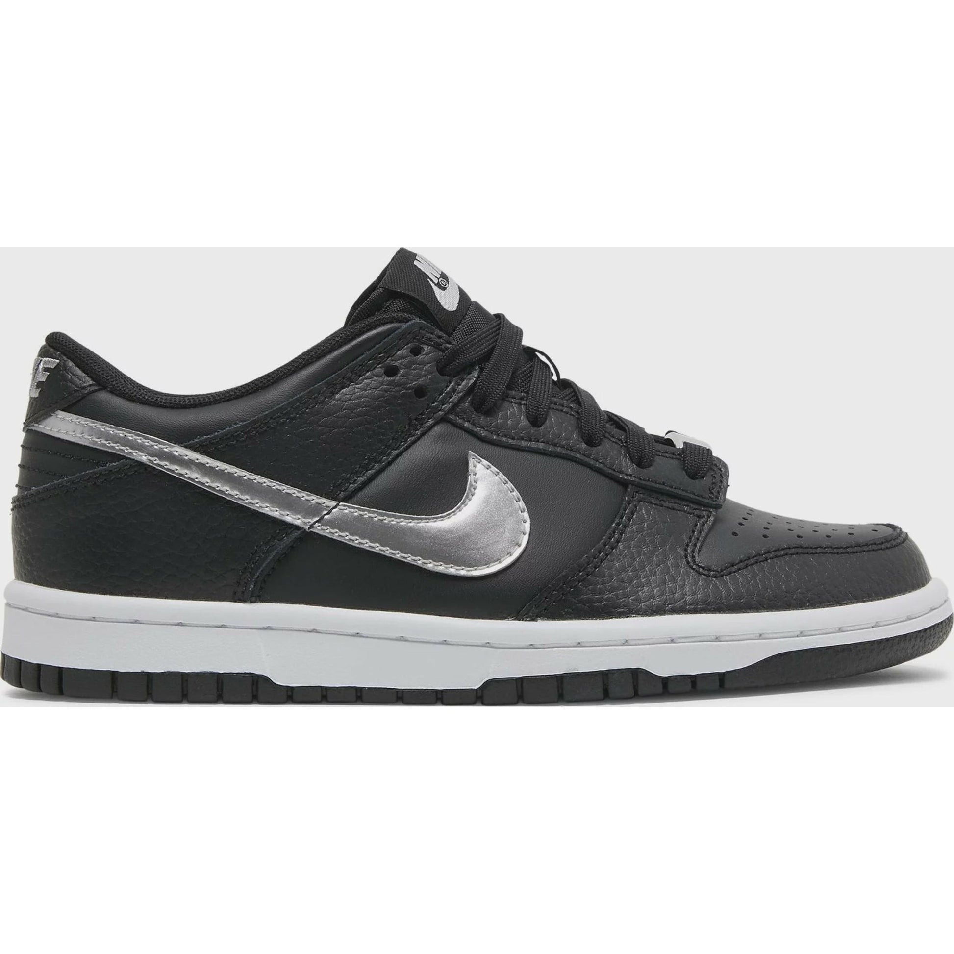 Nike Dunk Low - NBA 75th Anniversary Spurs (GS) basketball shoes for kids in black and white with the Spurs logo on the heel