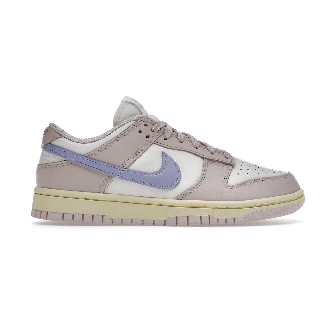 Nike Dunk Low - Pink Oxford (W) women's sneakers with classic design and comfortable fit in a beautiful shade of pink